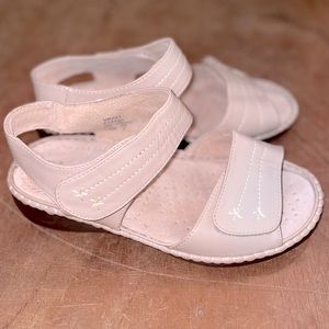 US Size 7 Women’s Cushion-Walk Flexible Comfort Sandals Tan/Beige/Nude